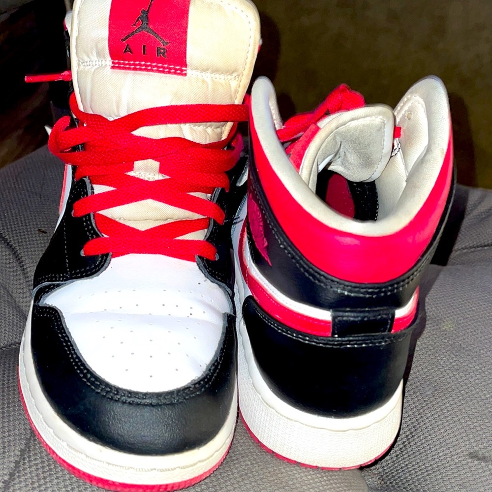 Red,black,White